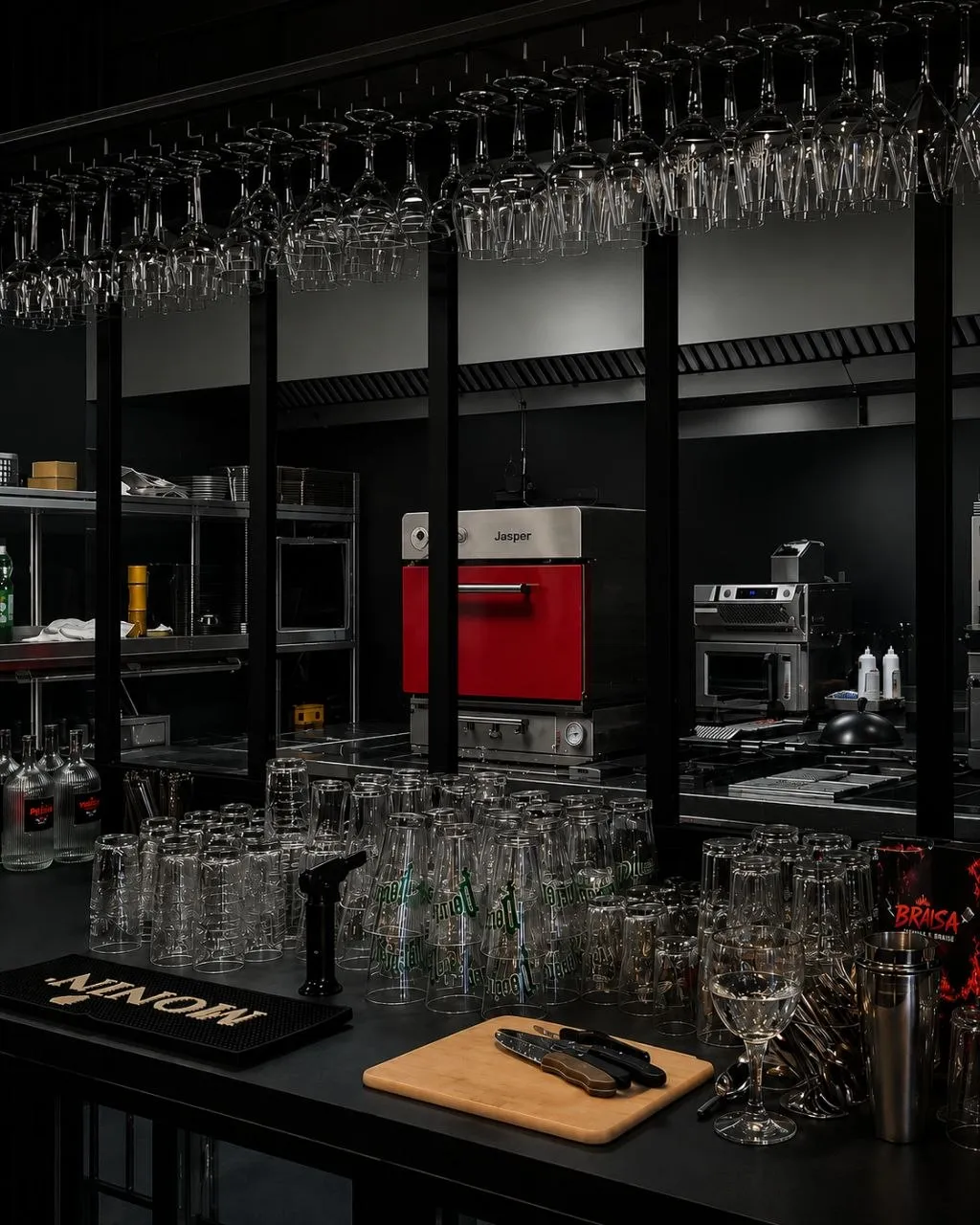 Comptoir et arrière-bar du restaurant BRASA à Épinal